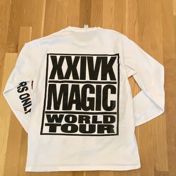 Bruno Mars Magic World Concert Tour White Long Sleeve Tee Shirt / - Picture 6 of 8